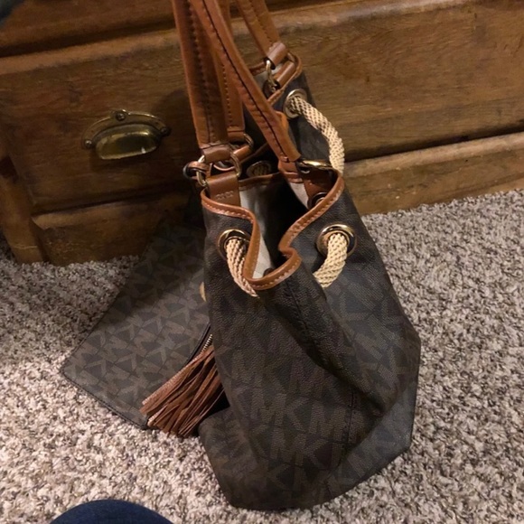 michael kors and wallet - Picture 4 of 8